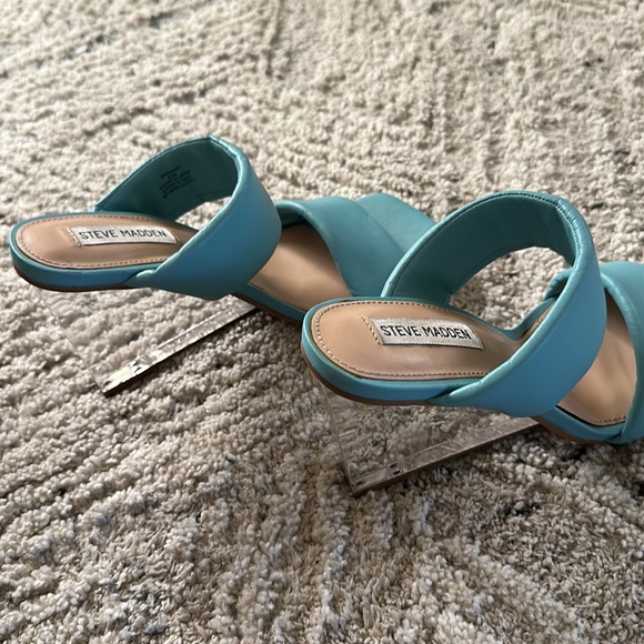 Baby blue heels - Picture 4 of 6